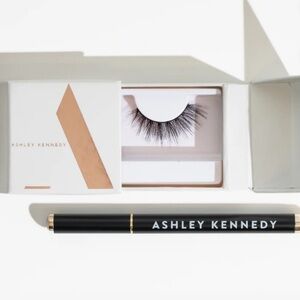 New Oakland Lash Kit- Ashley Kennedy California NIB